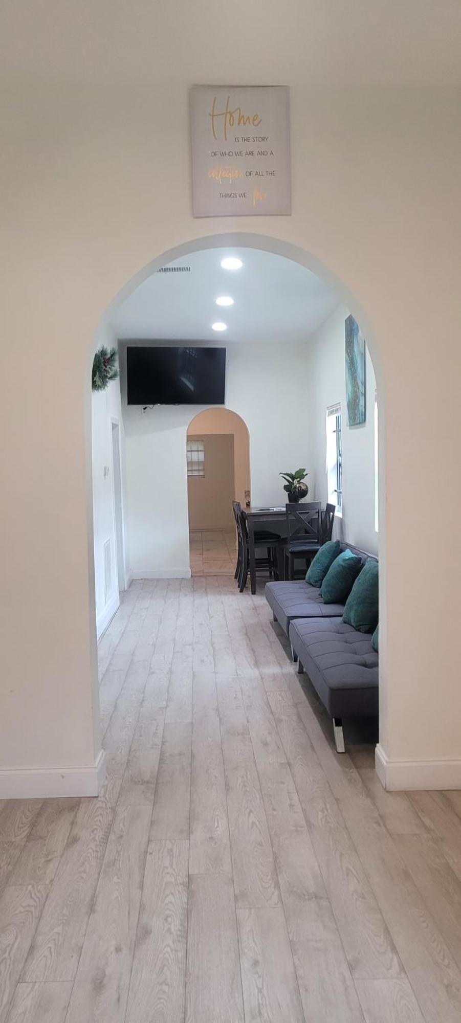 Large, Central, Lovely & Cozy 4Bed/2Bath - House By Everbank Stadium Jacksonville Exterior foto