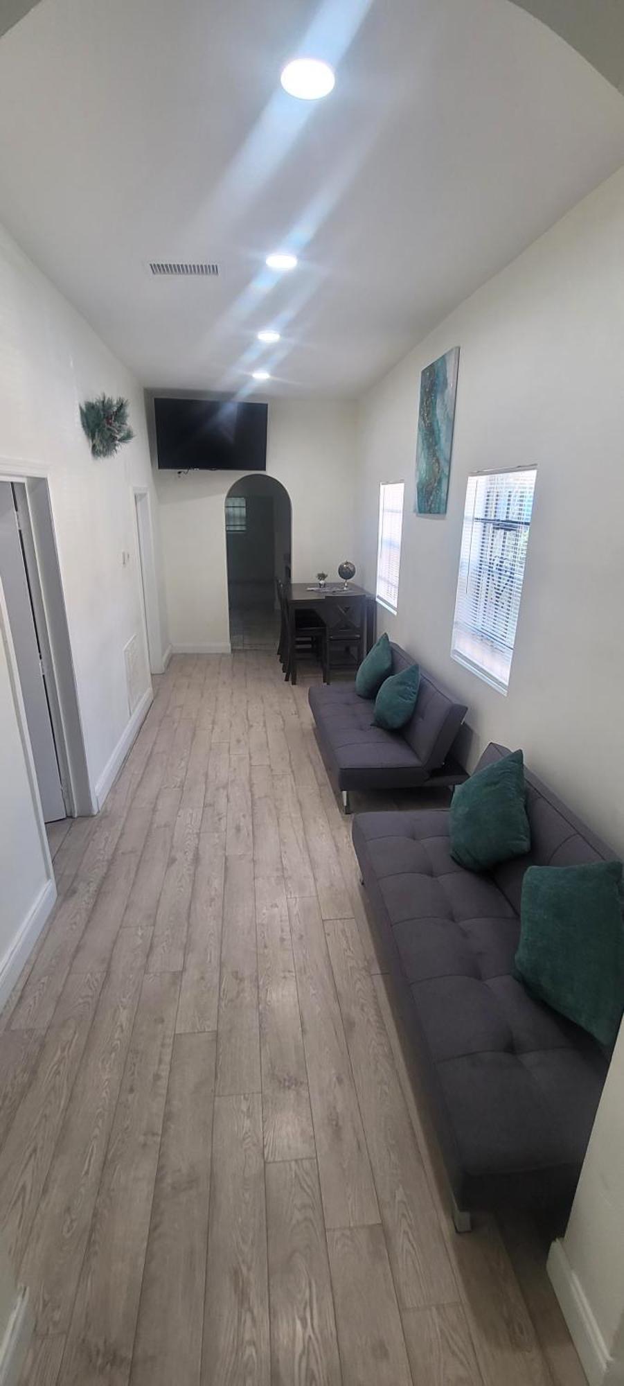Large, Central, Lovely & Cozy 4Bed/2Bath - House By Everbank Stadium Jacksonville Exterior foto